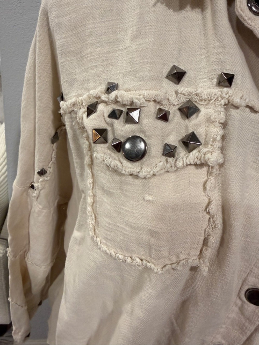 Davi & Dani Studded Button Down Shirt Large | Boho Western Raw Hem Oversized - Picture 5 of 12